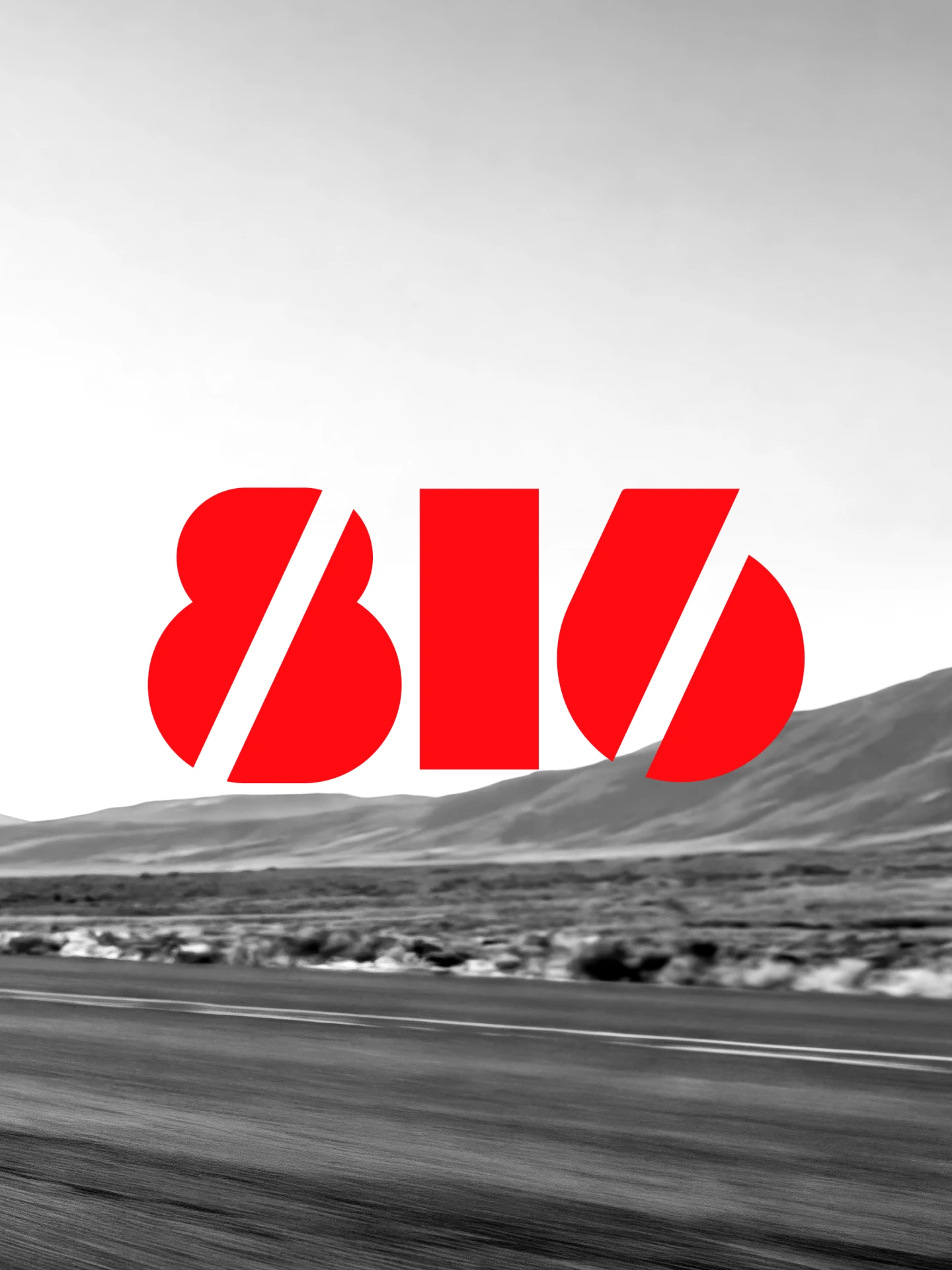PEUGEOT E-T16 Concept roulant sur route, vu de profil.