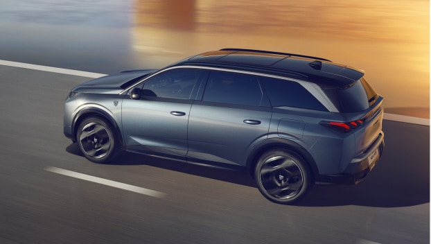 Nouveau PEUGEOT 5008 Hybride rechargeable | Grand SUV Hybride ...