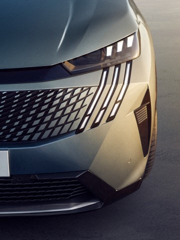 PEUGEOT E-5008 headlamps PEUGEOT PIXEL LED