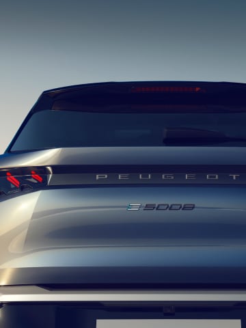PEUGEOT E-5008 Blue Ingaro rear view