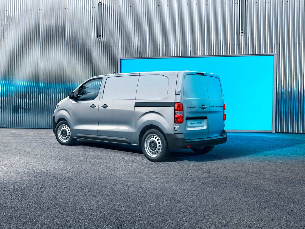 New PEUGEOT E-EXPERT driving aids
