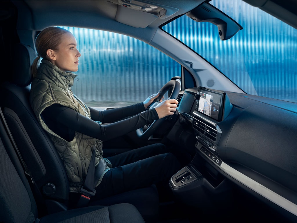New PEUGEOT E-EXPERT ChatGPT