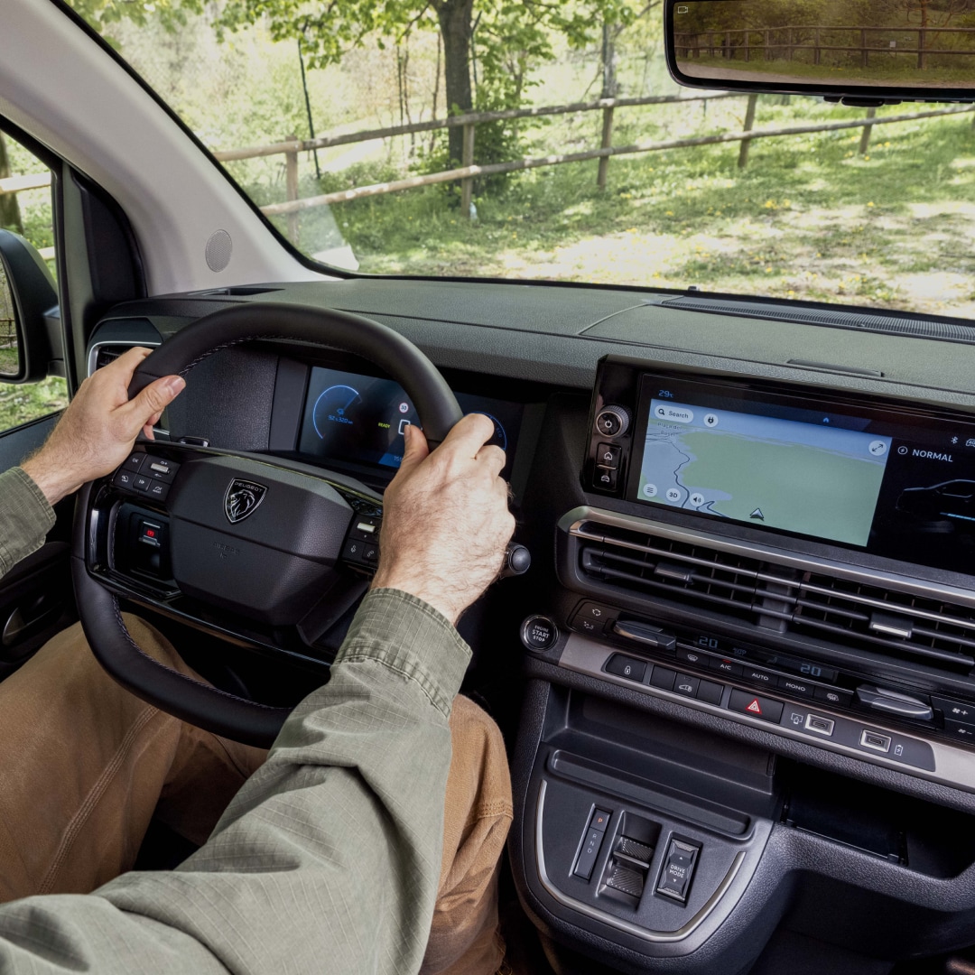 PEUGEOT E-Expert écran central tactile HD 10"