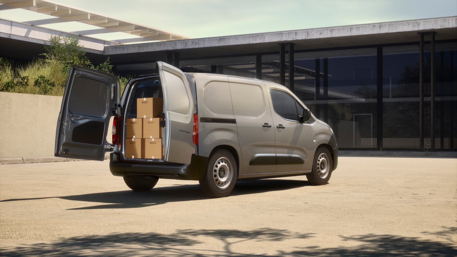 Nouveau PEUGEOT Partner Active en charge